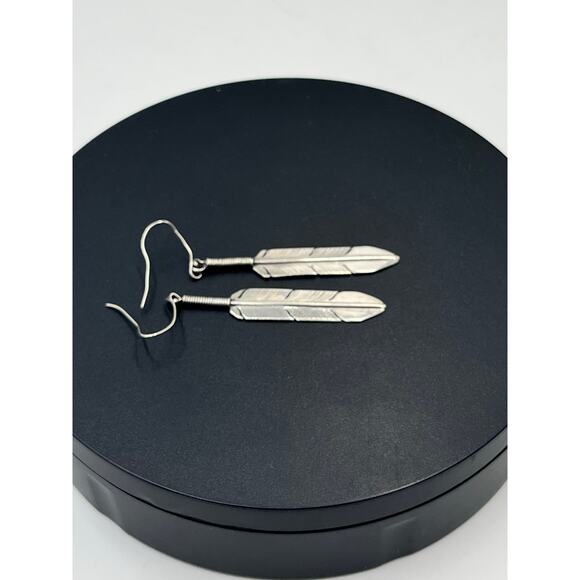 LP Signed Native American Navajo 925 Sterling Silver Feather Dangle Earrings - Picture 5 of 9